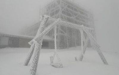 Карпаты засыпало снегом: в ГСЧС призвали воздержаться от похода в горы - korrespondent.net - Украина - Гсчс