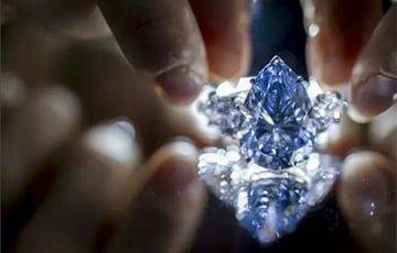 Крайне редкий голубой бриллиант продали на аукционе за десятки миллионов долларов - charter97.org - Белоруссия - Женева