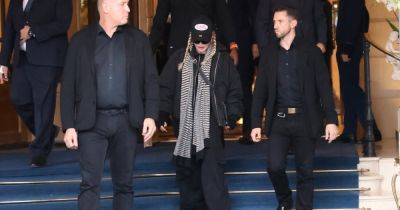 Мадонна появилась в Париже в стильном осеннем образе (фото) - focus.ua - Украина - Лондон - Франция - Париж - Нью-Йорк