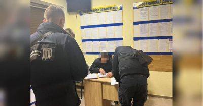 Без наручников не обошлось: На Одещине женщины вступили в «бой» с сотрудниками ТЦК (видео) - fakty.ua - Украина - Одесса