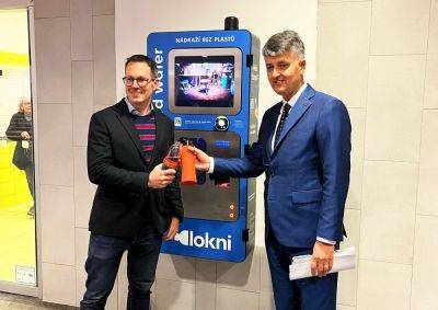 На Главном вокзале Праги установили первый автомат с бесплатной водой - vinegret.cz - Чехия - Прага