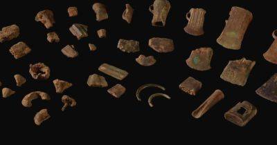 Поисковик с металлоискателем нашел клад бронзового века в Уэльсе: его выкупит музей - focus.ua - Украина - Англия - Находка