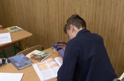 Дмитрий Кулеба - Родители онемели: в школах просят детей пользоваться телефонами - так в МОН решили - ukrainianwall.com - Украина - Киев