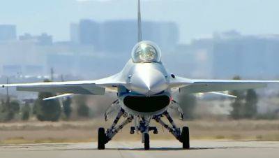 Украина в ближайшие месяцы получит F-16, что это значит: "Сообщение о передаче..." - politeka.net - Украина