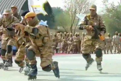 Это не "троллинг": талибы патрулируют Кабул на... роликовых коньках - obzor.lt - Афганистан
