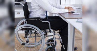Компенсацию предоставит центр занятости: как получить выплаты за трудоустройство лиц с инвалидностью - fakty.ua - Украина