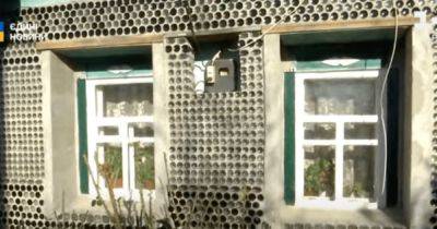 Не боится блэкаутов: на Полтавщине женщина утеплила дом стеклянными бутылками (видео) - focus.ua - Россия - Украина - Полтава