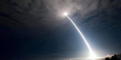 Вільям Бернс - Обнаружена аномалия. США взорвали баллистическую ракету над Тихим океаном - nv.ua - США - Украина - шт. Калифорния - місто Запуск
