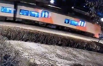 В Минске мужчина оступился и упал под скоростной поезд - charter97.org - Белоруссия - Минск