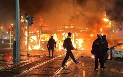 В Дублине произошли массовые беспорядки и поджоги - korrespondent.net - Украина - Ирландия - Дублин - Протесты
