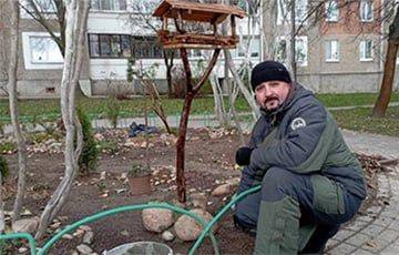 Минская семья создала уникальный мини-парк возле своего дома - charter97.org - Белоруссия