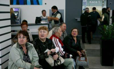 Пенсионеры жалуются на идентификацию, необходимую для продолжения выплат: "Не у всех есть..." - politeka.net - Украина