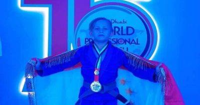 Сомон Турсунзаде выиграл золотую медаль на Чемпионате мира по профессиональной борьбе джиу-джитсу - dialog.tj - Китай - Казахстан - Таджикистан - Эмираты - Шанхай - Абу-Даби - Shanghai