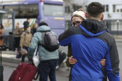 Украинцы за рубежом – НБУ рассказал, сколько беженцев вернутся в следующем году - apostrophe.ua - Украина - Ес