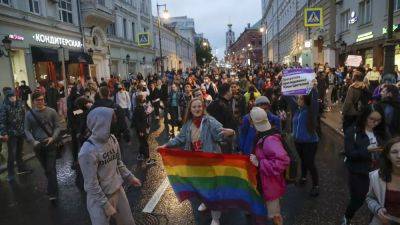 Владимир Путин - Верховный суд запретил ЛГБТ-движение в РФ - ru.euronews.com - Россия - Украина - Женева