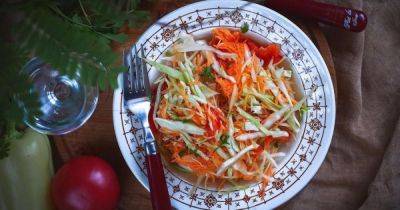 Источник витаминов: рецепт салата из капусты с перцем на зиму - focus.ua - Украина