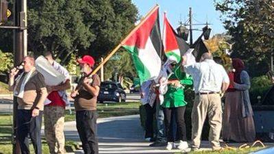 Еврея забили насмерть мегафоном на демонстрации в защиту Газы в Лос-Анджелесе - vesty.co.il - США - Израиль - Лос-Анджелес - Скончался