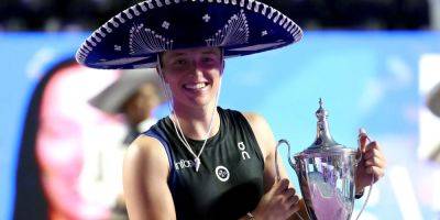Ига Свентек - Вільям Бернс - Поддерживающая Украину теннисистка уничтожила соперницу в финале и выиграла Итоговый турнир WTA — видео - nv.ua - США - Украина - Польша