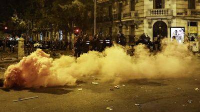 Беспорядки на фоне переговоров Санчеса с каталонскими сепаратистами - ru.euronews.com - Мадрид