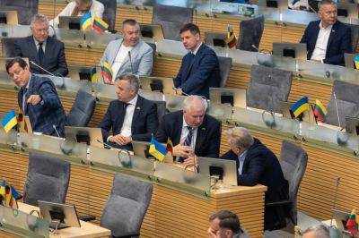Габриэлюс Ландсбергис - Консерваторов в Сейме обязали не поддерживать не согласованные с Кабмином инициативы - obzor.lt - Литва