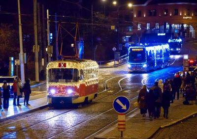 В субботу в Праге состоится парад рождественских трамваев - vinegret.cz - Чехия - Прага