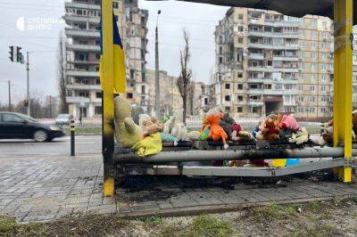 В Днепре к сожженному мемориалу жертвам 14 января принесли еще больше игрушек - фото и видео - apostrophe.ua - Украина