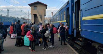 Выплаты ВПЛ: в Минсоцполитики рассказали, кто продолжит получать помощь в 2024 году - focus.ua - Украина