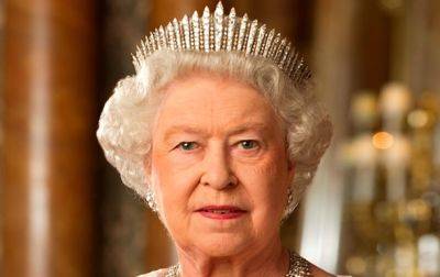 принц Уильям - Кейт Миддлтон - король Георг VI (Vi) - королева Камилла - король Чарльз Ііі III (Iii) - Королевская семья показала архивные рождественские открытки Елизаветы II - korrespondent.net - Украина - Англия