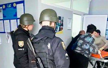 Виталий Глагола - На Закарпатье депутат взорвал гранаты в здании сельсовета: десятки пострадавших - charter97.org - Украина - Белоруссия