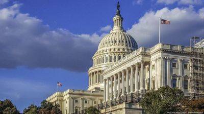 Чак Шумер - Джон Тьюн - Джо Байден - Сенат США отложит каникулы, чтобы проголосовать за законопроект, предусматривающий выделение помощи Украине - vchaspik.ua - США - Украина - Израиль