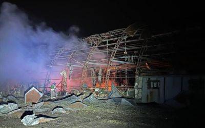 Последствия ночной атаки: на Одесщине обломки дрона упали на частный жилой дом - фото - vchaspik.ua - Украина