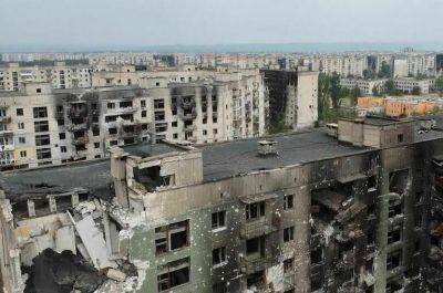 Даже "буржуйку" обустроил: в одной из обрушенных многоэтажек Северодонецка живет один человек, - соцсети - vchaspik.ua - Украина - Северодонецк