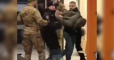 К ТЦК отношения не имеют: полиция объяснила скандальный инцидент с военными во Львове (видео) - fakty.ua - Украина - Львов