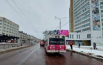 В Витебске загорелся троллейбус с пассажирами - charter97.org - Белоруссия - Витебск