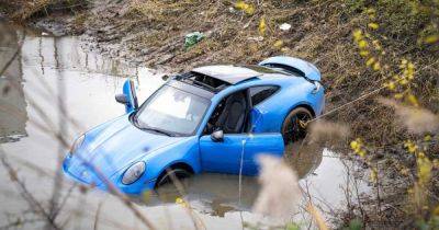 Porsche - ДТП на 7,4 миллиона: в Нидерландах утопили дорогой Porsche на украинских номерах (фото) - focus.ua - Украина - Киев - Голландия