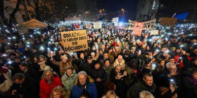 Виктор Орбан - Роберт Фицо - В Словакии тысячи людей вышли на протесты против правительства Фицо — фото - nv.ua - Украина - Венгрия - Словакия - Братислава - Протесты