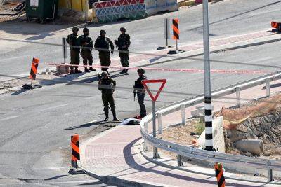Попытка автомобильного теракта возле Кирьят-Арбы - news.israelinfo.co.il - Скончался