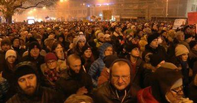 Роберт Фицо - Массовые протесты против действий нового премьер-министра Фицо в Словакии (фото, видео) - focus.ua - Украина - Словакия - Братислава