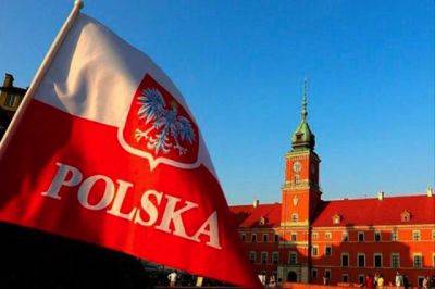 Дональд Туск - Попытка сменить руководство СМИ привела к скандалу в Польше - obzor.lt - Польша
