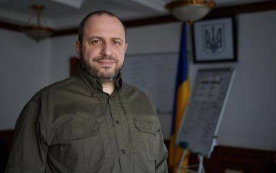 Трое детей министра обороны Украины стали гражданами США: СМИ сообщают подробности, пока беженцев зовут на войну - ukrainianwall.com - США - Украина - Германия