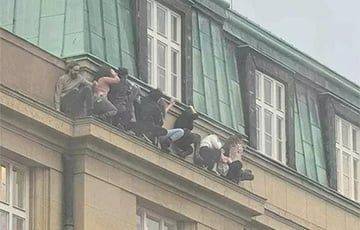 В результате стрельбы в университете в Праге погибли 10 человек - charter97.org - Белоруссия - Чехия - Прага