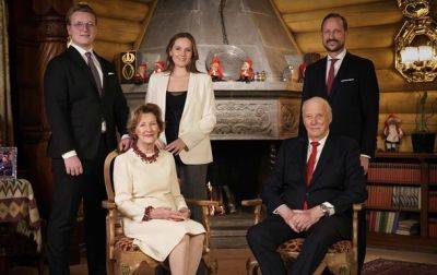 Королевская семья Норвегии представила рождественскую открытку - korrespondent.net - Норвегия - Украина - Осло