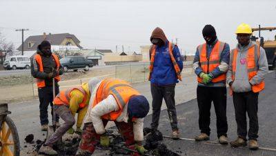Рабочие из Африки строят дорогу на севере Таджикистана - dialog.tj - Таджикистан - Гана