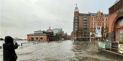 Северную Европу охватило наводнение: в результате падения деревьев погибли два человека - nv.ua - Украина - Бельгия - Германия - Голландия - Гамбург - Гаага