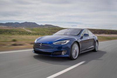 Tesla снова отзывает свои электрокары: у 120 тыс машин могут быть проблемы с дверьми - minfin.com.ua - США - Украина