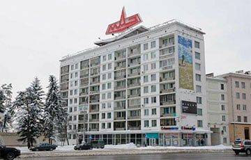 В знаменитом минском доме с «чайкой» продают квартиру — «временную аномалию» - charter97.org - Белоруссия