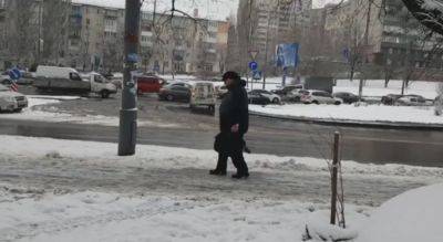 Как не упасть на скользкой дороге: хитрый трюк на зимнее время - politeka.net - Украина