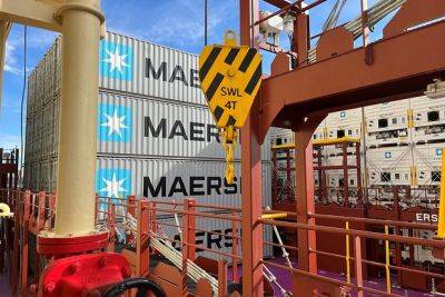 Maersk захотела возобновить перевозки в Красном море после атак хуситов - obzor.lt - Норвегия - США - Англия - Италия - Израиль - Франция - Испания - Канада - Дания - Голландия - Гибралтар - Бахрейн
