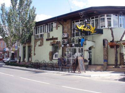 В сети показали, как выглядит один из ресторанов Северодонецка после прихода "освободителей" (фото) - vchaspik.ua - Украина - Северодонецк