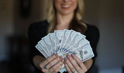 Доллар катиться в бездну: банки и обменки резко изменили курс валют на вторник, 26 декабря - ukrainianwall.com - Россия - США - Украина